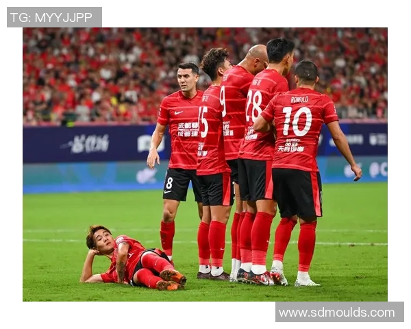 成都足球队技术提升之路：战术创新与球员发展探讨