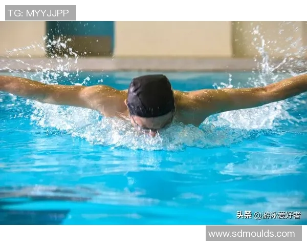 提升游泳技巧全面指南：从基础动作到高级训练的系统解析