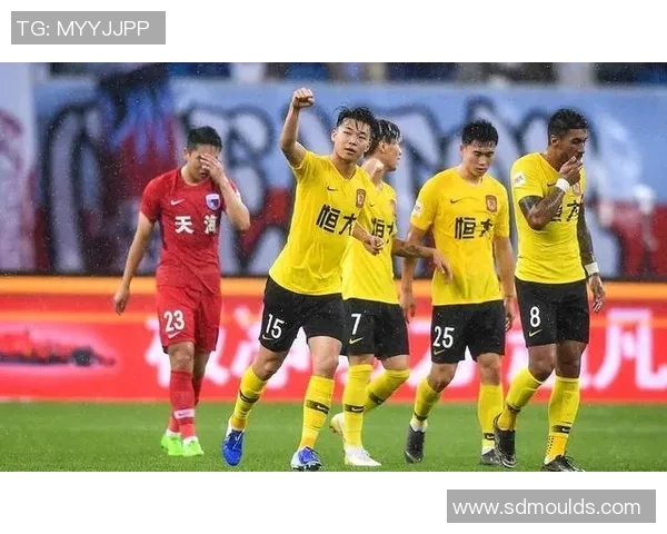 中超激战佳兆业迎战天津天海双方争夺关键积分展现球队实力与斗志